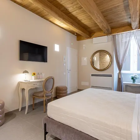 Alojamento de Acomodação e Pequeno-almoço Palazzo Anelli - & Relax 4*