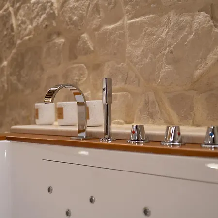 Oda ve Kahvaltı Palazzo Anelli - & Relax 4*